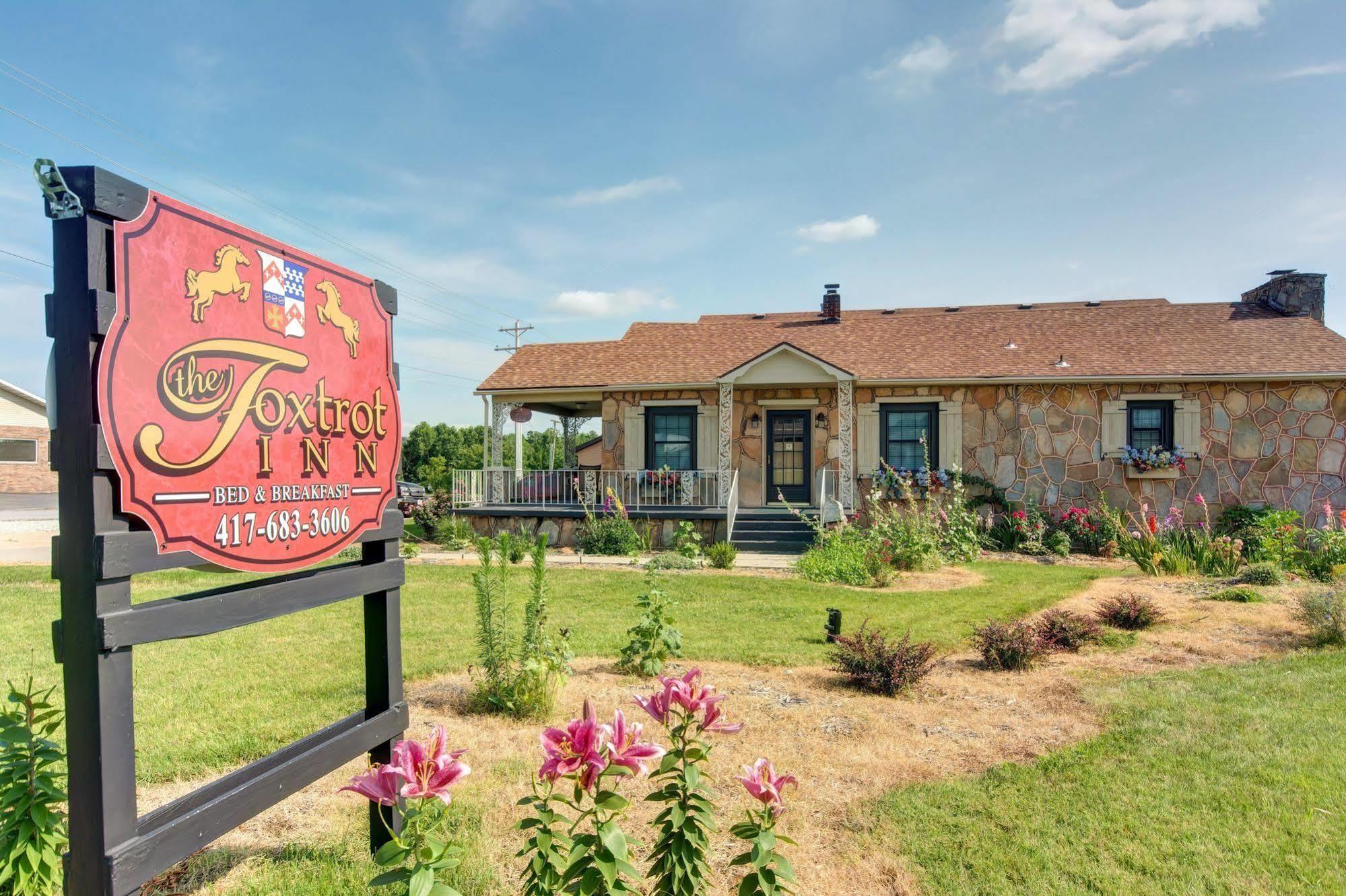 The Foxtrot Inn Ava Exterior photo